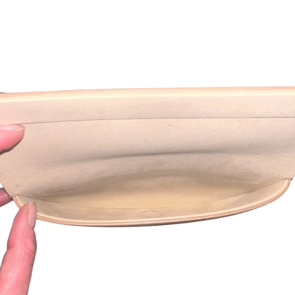 EUC MaxMara Tan Leather Soft Sunglass Case Neutral Accessories Old Money Luxury